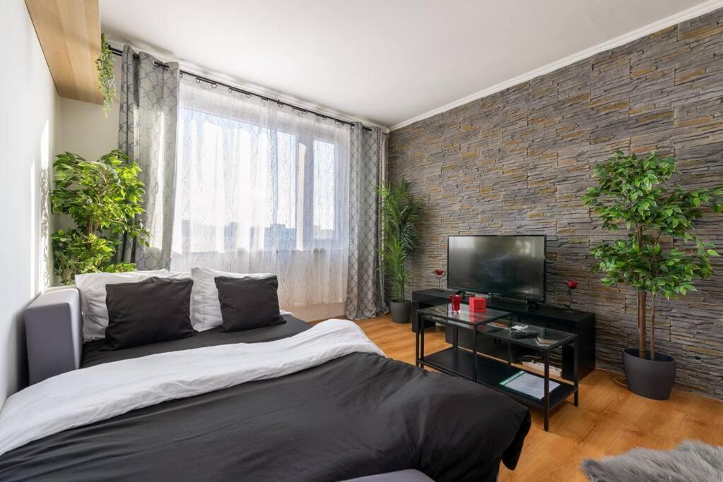 Spacious And Bright Flat Between Airport & Center Apartment Будапеща Екстериор снимка
