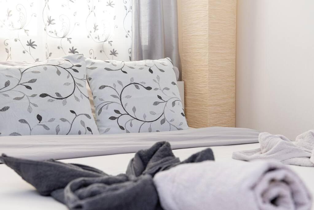 Spacious And Bright Flat Between Airport & Center Apartment Будапеща Екстериор снимка